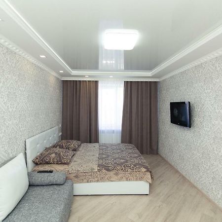Luxury Apart-Hotel On Kondrateva Street Szumi Kültér fotó