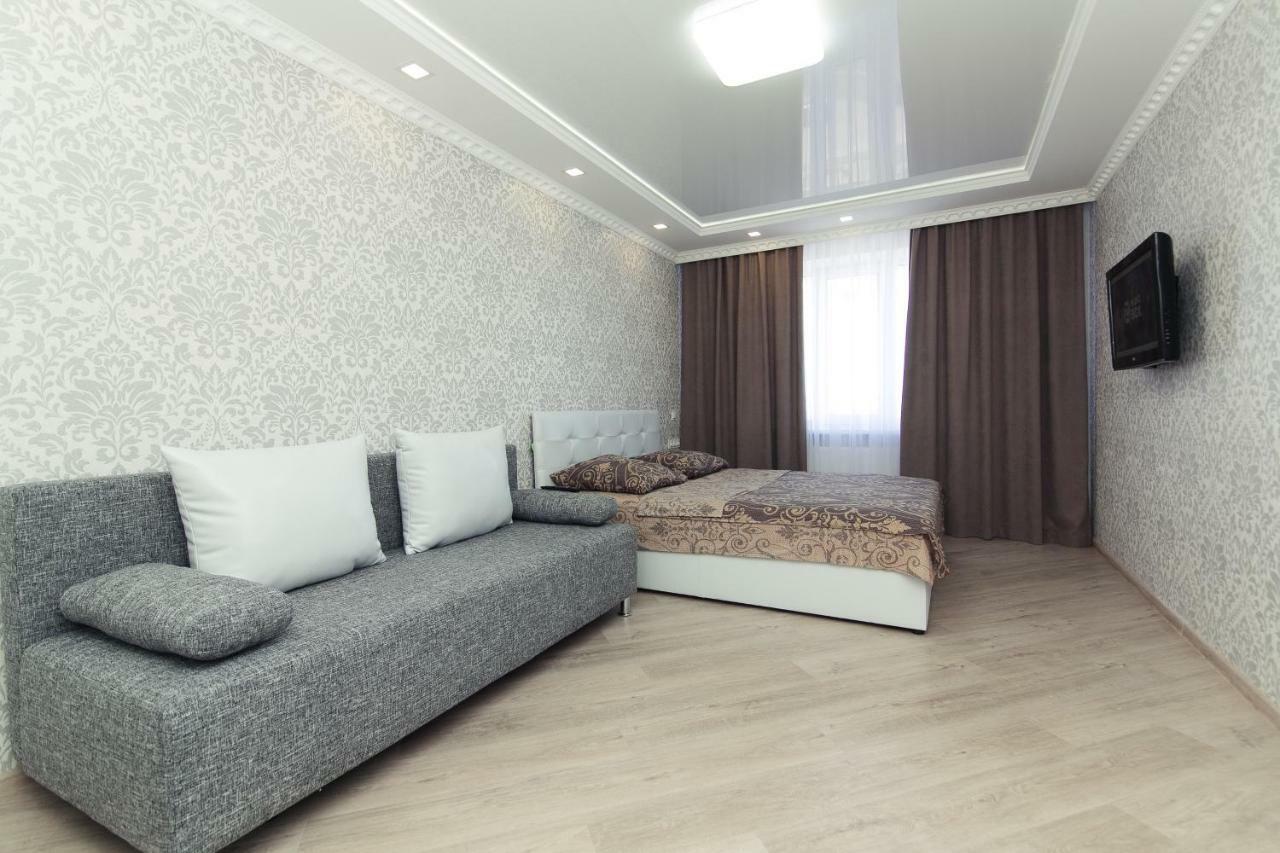 Luxury Apart-Hotel On Kondrateva Street Szumi Kültér fotó